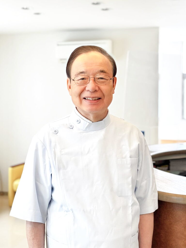 クジライ矯正歯科　院長　鯨井正夫　写真